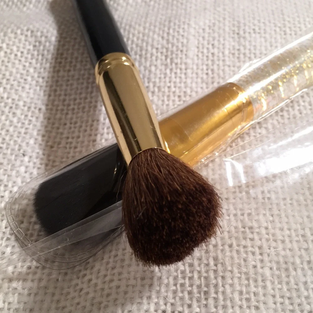 NWOT make-up brush Elizabeth Arden and Fantaisie brand